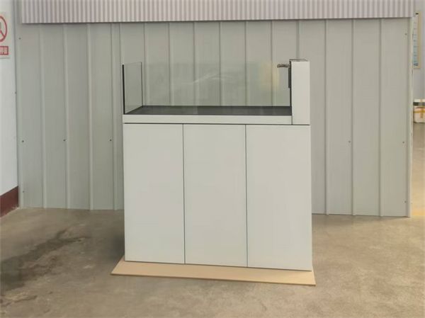 白理石纹溪流缸